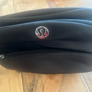lululemon athletica Black 2L city essential pouch